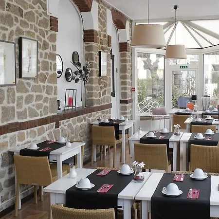 Hotel Demeures & Chateaux - Le Saint Pierre,